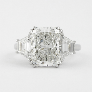 Bague de fiançailles à trois pierres en moissanite rayonnante de 2,50 ct