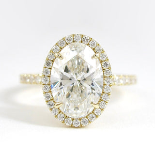 Bague de fiançailles en moissanite de style halo à taille ovale de 4,0 ct