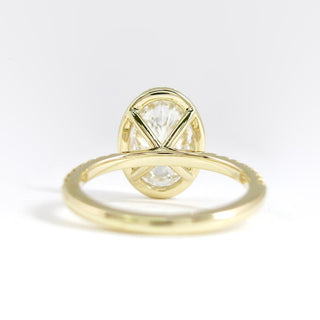 Bague de fiançailles en moissanite de style halo à taille ovale de 4,0 ct