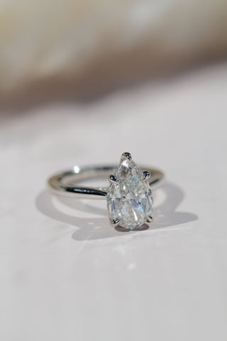 Bague de fiançailles avec halo caché en diamant en forme de poire de 1,0 à 3,0 ct