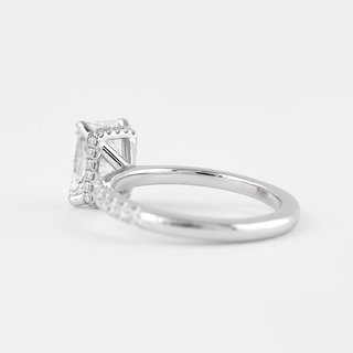 Bague de fiançailles avec halo caché en moissanite de forme radiante de 1,80 ct