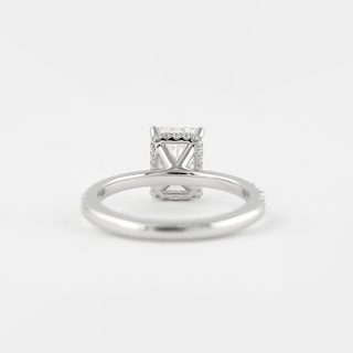 Bague de fiançailles avec halo caché en moissanite de forme radiante de 1,80 ct