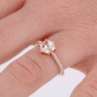 Anillo de compromiso con diamante solitario de moissanita de talla redonda de 1 ct 