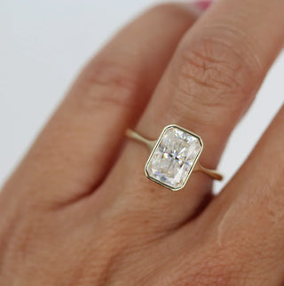 Bague de fiançailles solitaire en or massif avec diamant moissanite radieux serti clos 2 carats pour elle