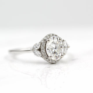 Bague de fiançailles en moissanite à halo ovale de 1,33 ct