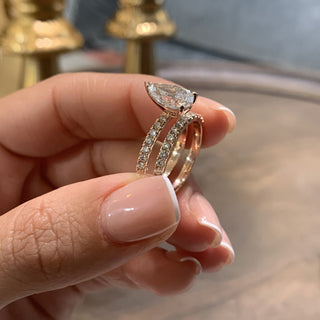 Conjunto nupcial de diamantes sueltos pavé F-VS y solitario en forma de pera de 2,0 quilates