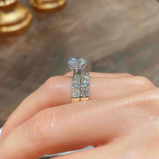 Ensemble de mariage avec solitaire rond et pavé de diamants F-VS de 3,0 ct