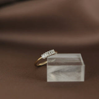 Alianza de boda con diamantes de moissanita de media eternidad en talla baguette y redonda de 0,60 ct 