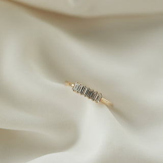 Alliance de mariage à 7 pierres avec diamants en moissanite taille baguette de 0,42 ct 