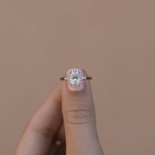 Anillo de compromiso solitario con diamante de moissanita y halo radiante de 1,10 quilates para mujer 