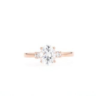 Bague de fiançailles à trois pierres avec diamants et moissanite ovale de 1,20 ct