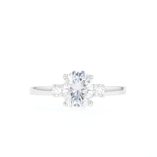 Bague de fiançailles à trois pierres avec diamants et moissanite ovale de 1,20 ct