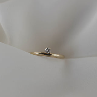 0.1 TCW Round Cut Single Stone Moissanite Wedding Band