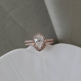 Ensemble de bagues de mariage en moissanite taille poire de 0,69 à 1,33 ct avec halo et pavé 