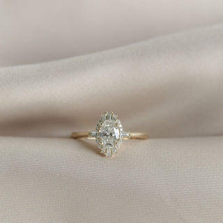 Bague de fiançailles en grappe de diamants en moissanite ovale de 0,75 ct 