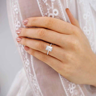 Bague de fiançailles solitaire en moissanite en forme d'émeraude de 2,52 ct