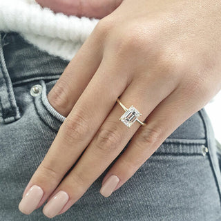 Bague de fiançailles avec halo caché en moissanite en forme d'émeraude de 2,0 ct