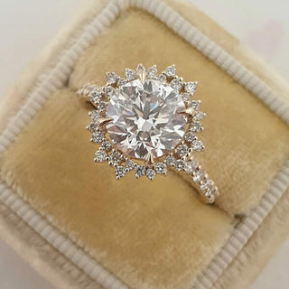 2.0 CT Round Shaped Moissanite Cluster Engagement Ring