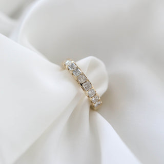 Alliance de mariage en demi-éternité avec moissanite taille princesse de 1,36 ct