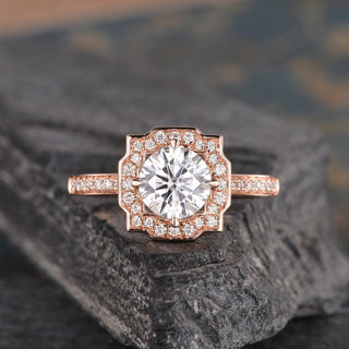 Bague de fiançailles vintage halo en moissanite de forme ronde de 1,0 ct