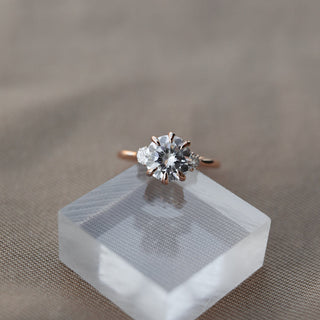 2.0 CT  Round Three Stone Moissanite Diamond Engagement Ring