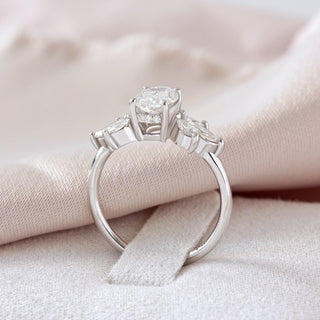 Bague de fiançailles avec diamants ovales F-VS1 de 1 ct