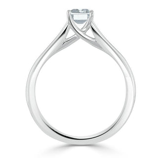 Bague de fiançailles à tige fendue avec solitaire en moissanite en forme d'émeraude de 0,75 ct