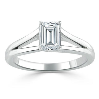 Bague de fiançailles en moissanite solitaire taille émeraude de 0,75 ct à tige fendue