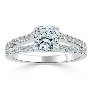 Bague de fiançailles solitaire en moissanite en forme de coussin de 1,0 ct à tige fendue