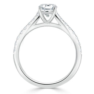 Bague de fiançailles solitaire en moissanite de forme émeraude de 1,50 ct