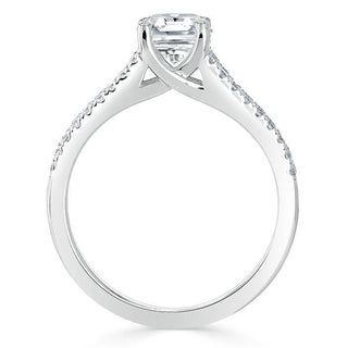 Bague de fiançailles en moissanite solitaire taille émeraude de 1,0 ct avec monture fendue