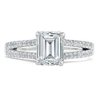 Bague de fiançailles à tige fendue avec solitaire en moissanite en forme d'émeraude de 1,0 ct