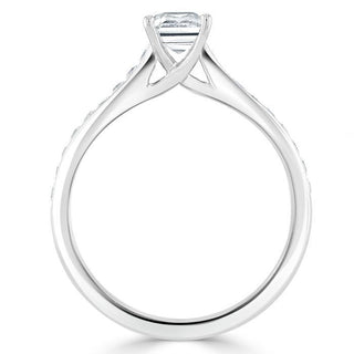 Bague de fiançailles solitaire en moissanite taille émeraude de 0,75 ct