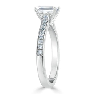 Bague de fiançailles solitaire en moissanite taille émeraude de 0,75 ct