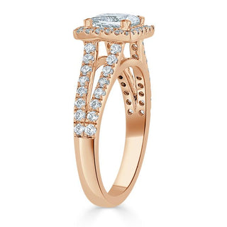 Anillo de compromiso con halo de moissanita en forma de princesa y cuerpo dividido de 1,0 ct