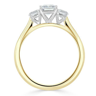 Bague de fiançailles à trois pierres en moissanite taille émeraude de 0,75 ct