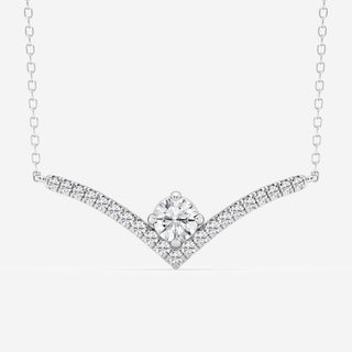 Collier style chevron avec diamants et moissanite ronde de 0,50 ct