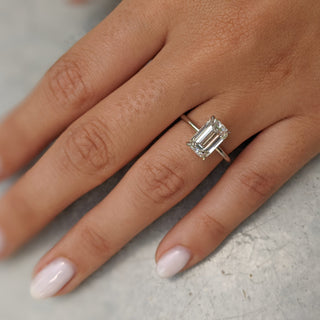 3.0CT Emerald Cut Moissanite Diamond Solitare Engagement Ring