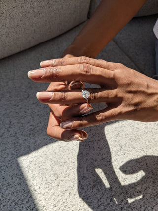 Anillo de compromiso con diamante solitario de moissanita de talla brillante redonda de 3,0 quilates