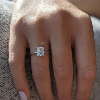 Bague de fiançailles solitaire en diamant avec coussin allongé en moissanite de 1,14 ct