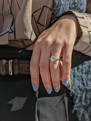 Anillo de compromiso de 3 piedras con diamantes redondos de 1,50 a 3,25 quilates