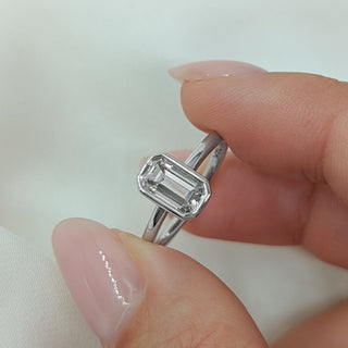 Anillo de compromiso solitario con diamante esmeralda de 0,84 a 3,0 quilates