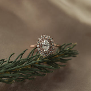 Bague de fiançailles en diamants Moissanite à double halo ovale sertis cathédrale de 0,75 ct