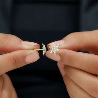 Clous d'oreilles flocon de neige uniques en diamant taille ronde pour cadeau de Noël