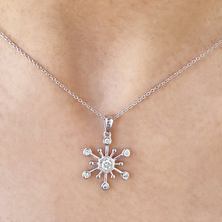 Round Cut Unique Snowflake Pendant for Christmas Gift