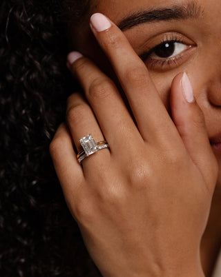 Alianza de boda con diamantes de eternidad de moissanita de talla redonda y baguette 