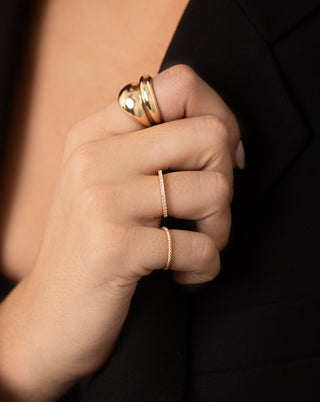 Alianza de boda con diamantes de media eternidad y moissanita de corte redondo de 1,30 mm 