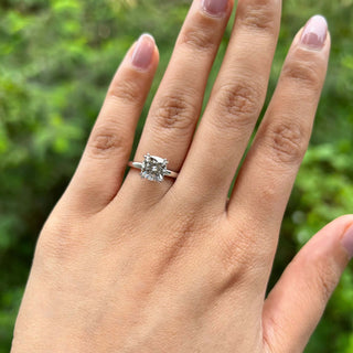 Bague de fiançailles avec halo caché en moissanite en forme de coussin de 2,0 ct