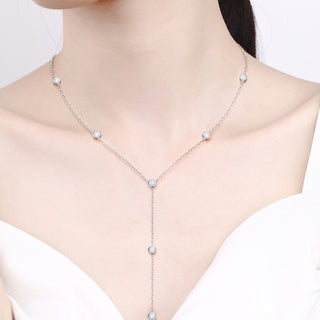 Collier Lariat avec lunette en diamant et moissanite ronde de 0,1 TCW