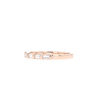 Alliance de mariage en forme de baguette avec demi-éternité en moissanite de 0,11 ct